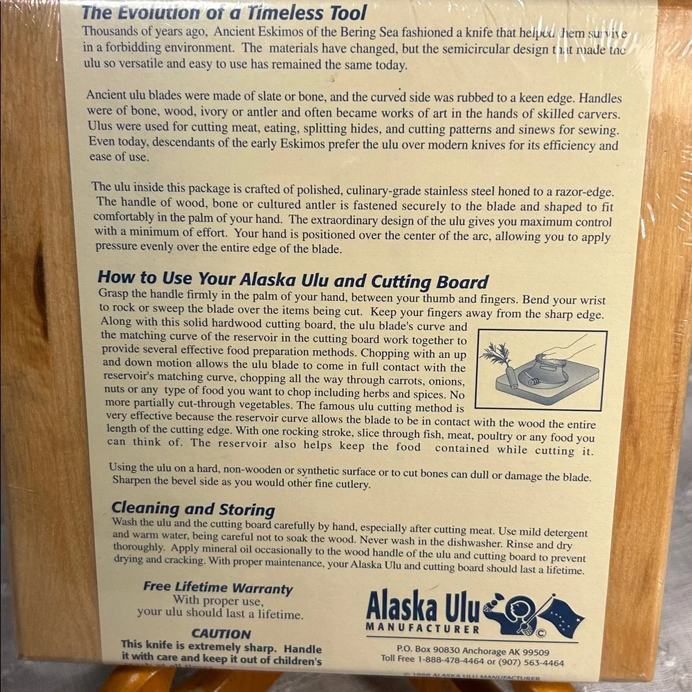NWT Alaska Ulu cutting board 1998 vintage made in Alaska, USA